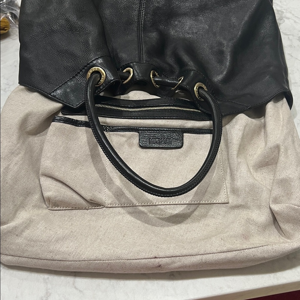 MICHAEL KORS BEAUTIFUL Black Pebbled Leather StudsTote Bag GREAT CONDITION - Picture 11 of 16
